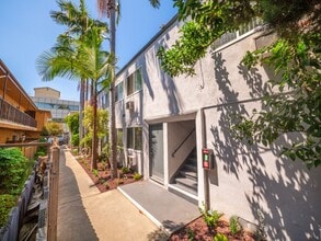 068 in Los Angeles, CA - Building Photo - Interior Photo