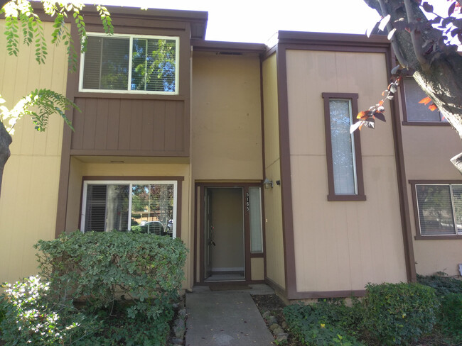 5165 Greenberry Dr in Sacramento, CA - Building Photo - Building Photo