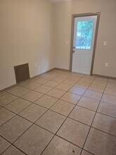 7185 W Village Dr in Homosassa, FL - Building Photo - Building Photo