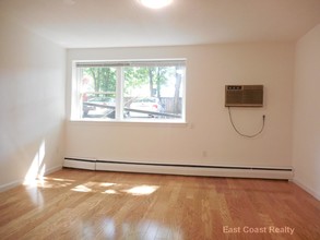 14 Marion St-Unit -303 in Brookline, MA - Foto de edificio - Building Photo