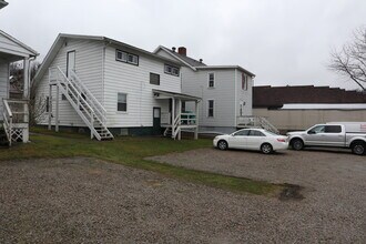76 3rd St in California, PA - Foto de edificio - Building Photo