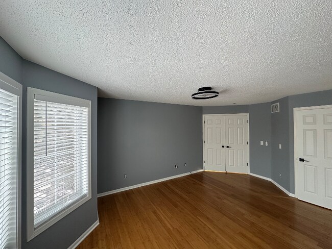 951 Trenton Ln N in Plymouth, MN - Foto de edificio - Building Photo