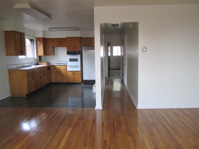 171 Palisade Ave, Unit 169-A in Cliffside Park, NJ - Building Photo - Building Photo