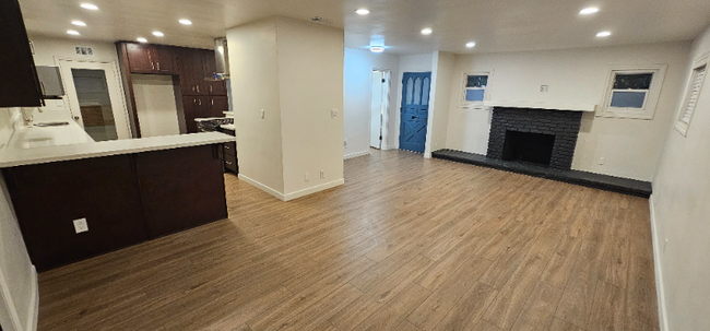 6609 Winnetka Ave in Los Angeles, CA - Building Photo - Building Photo
