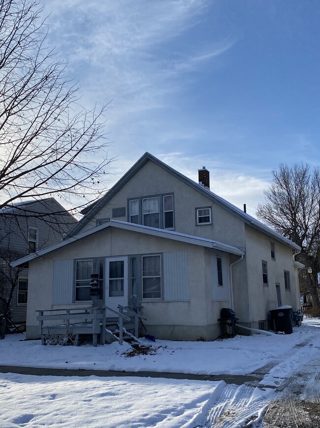 property at 516 Ann St SE