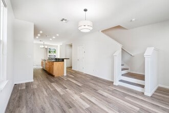 9437 Dunbar Dr in Oakland, CA - Building Photo - Building Photo