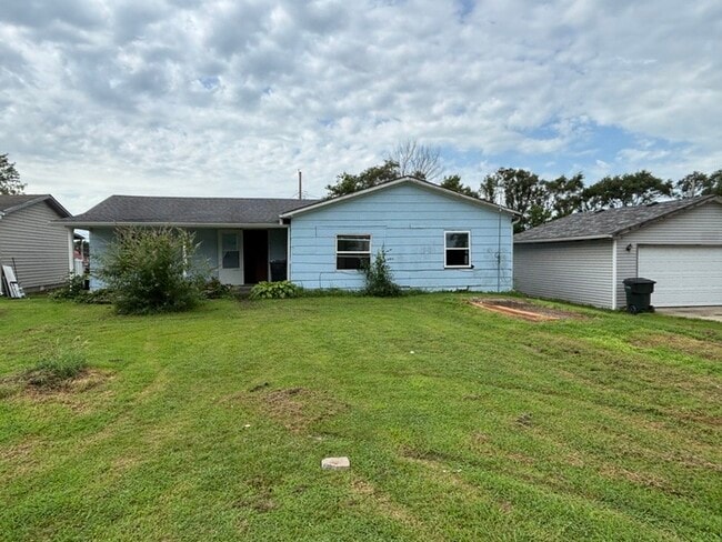 property at 2502 Lakeview Ave