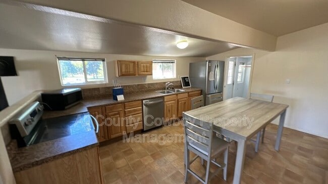 868 N 14th St in Laramie, WY - Building Photo - Building Photo