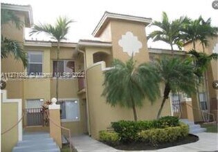 7820 NW 7th St, Unit 105 in Pembroke Pines, FL - Building Photo - Building Photo