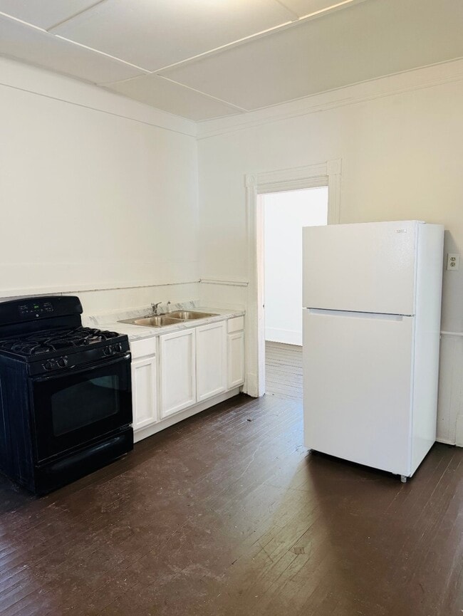362 9th St, Unit 2nd Floor