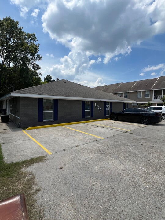 5230 Brightside View Dr, Unit 1 in Baton Rouge, LA - Foto de edificio