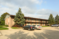 Emerald Apartments in Madison Heights, MI - Building Photo - Building Photo