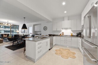 7180 E Kierland Blvd in Scottsdale, AZ - Building Photo - Building Photo