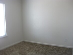 1202 Jefferson Ave in Clovis, CA - Building Photo - Building Photo