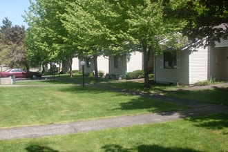 Willow Glen Senior Apartments in Buckley, WA - Foto de edificio - Building Photo