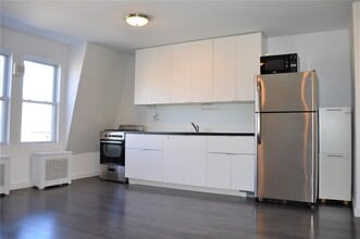 32-59-59 46th St in Queens, NY - Building Photo - Building Photo