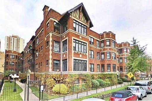 6111 N Winthrop Ave in Chicago, IL - Foto de edificio