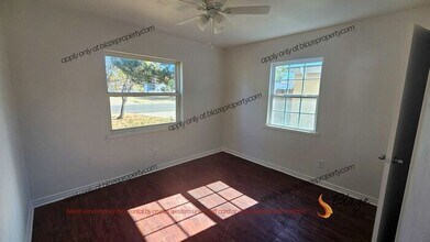 4612 S Bonham St in Amarillo, TX - Building Photo - Building Photo