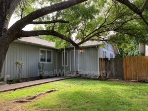 1632 Leonard Rd in Grants Pass, OR - Foto de edificio - Building Photo