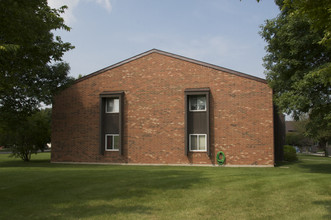 Delavan Court in Delavan, WI - Building Photo - Building Photo