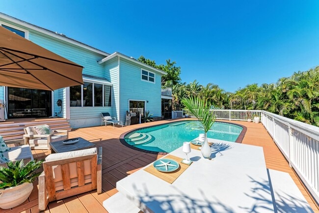 8102 17th Ave W in Bradenton, FL - Building Photo - Building Photo