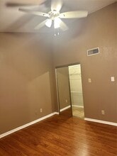 2121 El Paseo St, Unit 1910 in Houston, TX - Foto de edificio - Building Photo