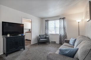 Broadview Gardens Apartments in Cleveland, OH - Building Photo