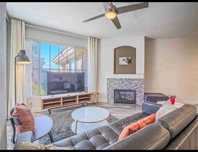7111 Durango St in Las Vegas, NV - Building Photo - Building Photo