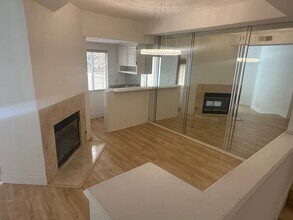 18730 Hatteras St in Tarzana, CA - Building Photo - Building Photo