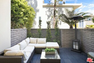 4711 La Villa Marina-Unit -H in Marina Del Rey, CA - Building Photo - Building Photo