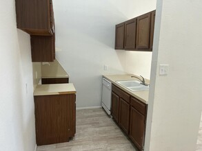 141 N Troy Ave in Lubbock, TX - Building Photo - Building Photo