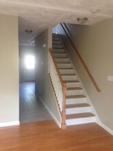 34 Smith Ave in Smithfield, RI - Foto de edificio - Building Photo