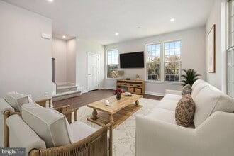 9643 Tall Oaks Rd in Montgomery Village, MD - Building Photo - Building Photo