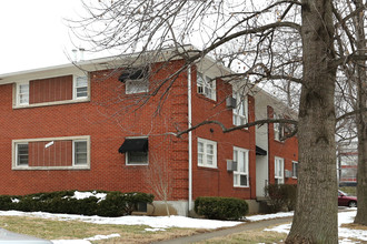 3406 Rowena Rd in Louisville, KY - Foto de edificio - Building Photo