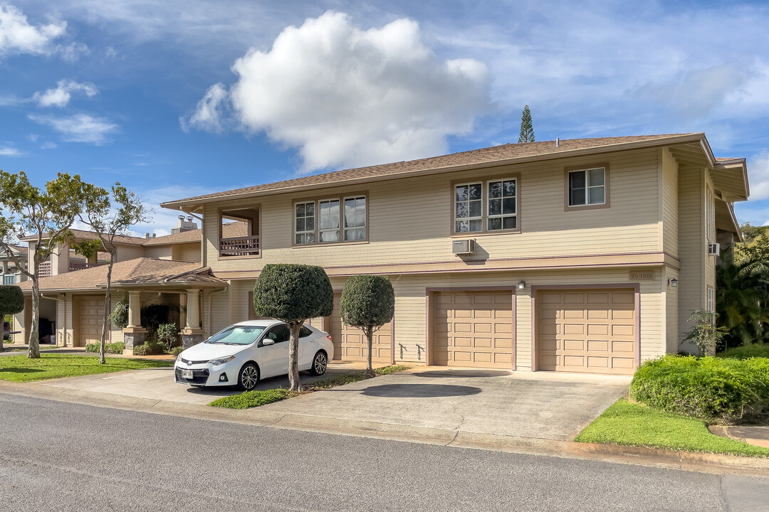 Hampton Court in Mililani, HI - Building Photo