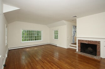 139 Old Kings Hwy in Wilton, CT - Building Photo - Building Photo