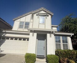 651 Jade Way in Fairfield, CA - Building Photo