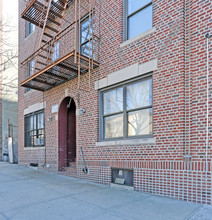 21-43 27th St in Astoria, NY - Building Photo - Building Photo