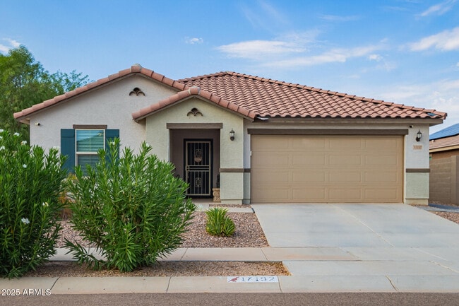 property at 17192 W Pinnacle Vis Dr