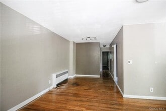 304 Woodworth Ave in Yonkers, NY - Building Photo - Building Photo