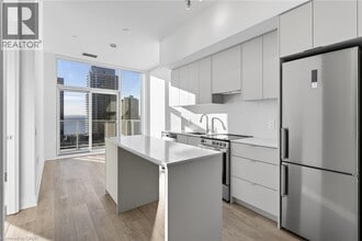 2088 James St in Burlington, ON - Building Photo - Building Photo