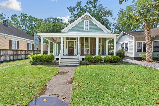 property at 24 Houston St