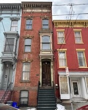 44 Clinton Ave, Unit 2 Brownstone in Albany, NY - Building Photo - Building Photo