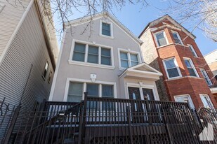2440 N Ashland Ave, Unit 2 in Chicago, IL - Building Photo