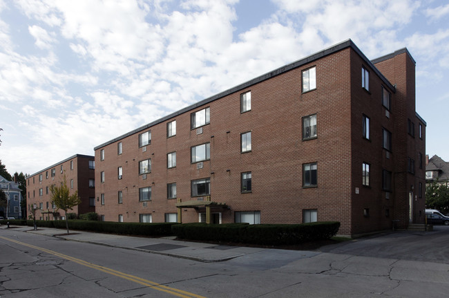 Babcock Street Apartments, 222-230