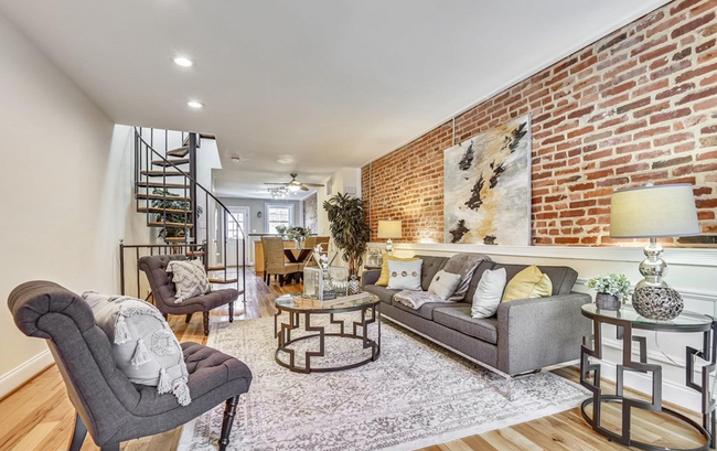 property at 504 S Kenwood Ave