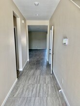 29131 Brittbush in Lake Elsinore, CA - Foto de edificio - Building Photo
