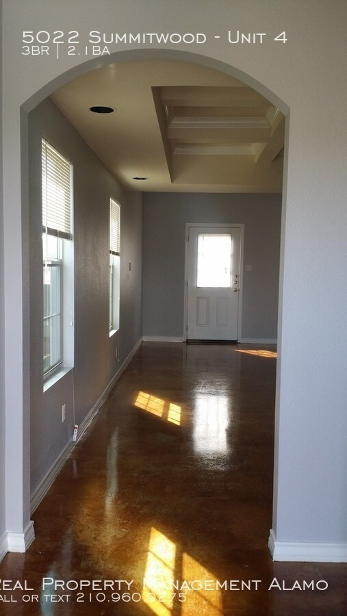 5022 Summit Wood-Unit -Unit 4 in San Antonio, TX - Building Photo - Building Photo