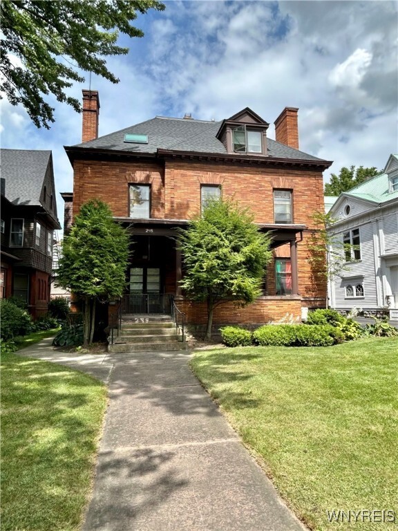 property at 295 Summer St
