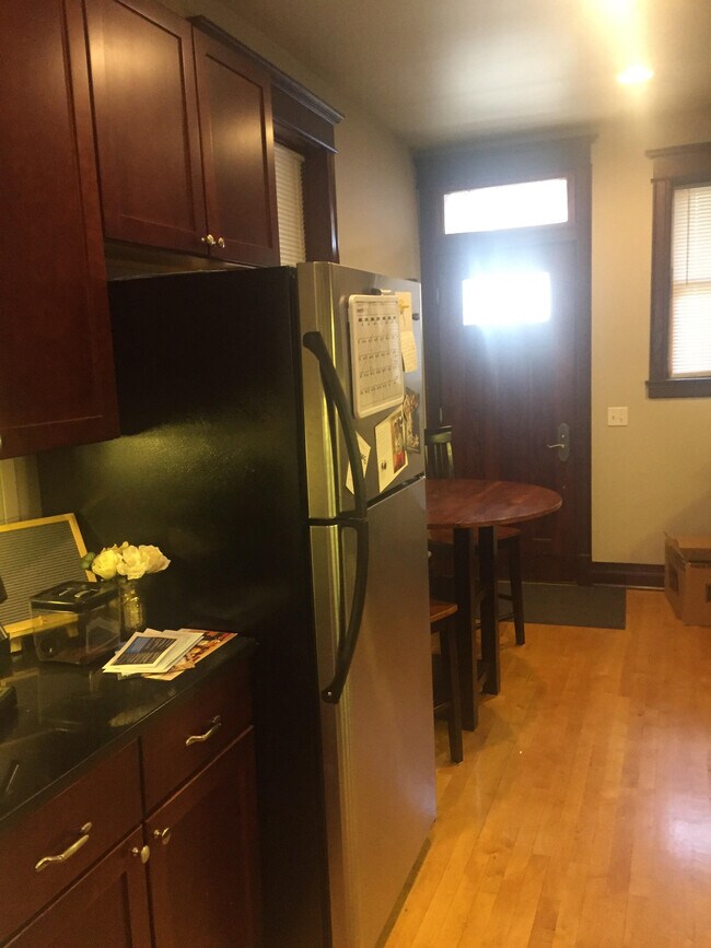 2107 W North Ave in Chicago, IL - Building Photo - Building Photo